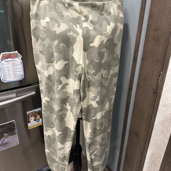 Net Pink Rose Camouflage Jogger Pants - Picture 6 of 6